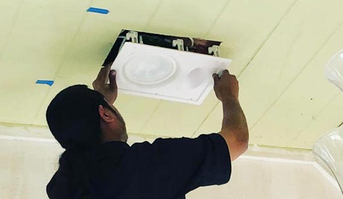 Ceiling vent light fixture